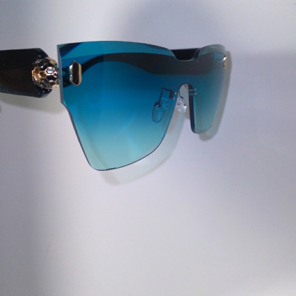 Teal Gradient Lens Gold & Black Snake Head Design Square Sunglasses - Picture 3 of 6